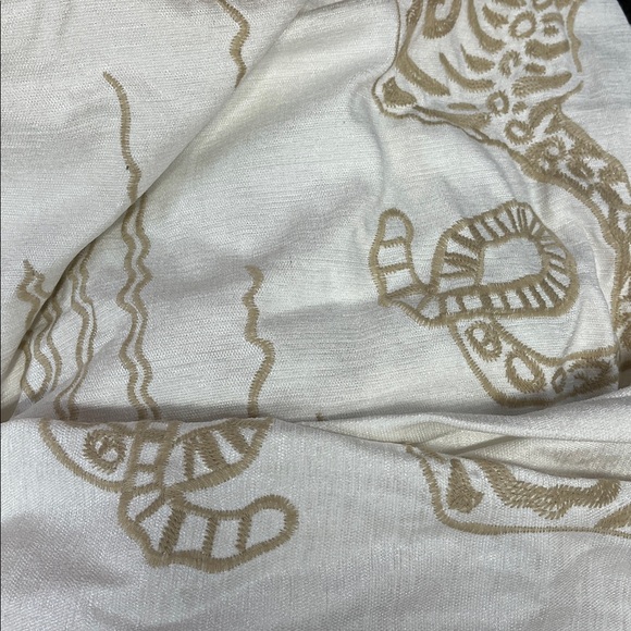 Anthropology Fleming Curtain Panel 50x 108 New x2 panels - Picture 4 of 6